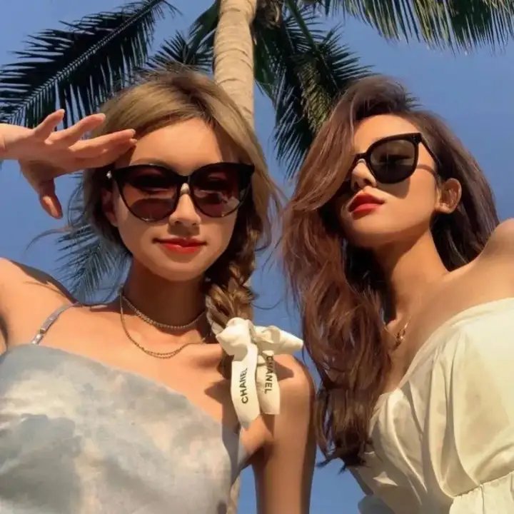 离婚后，我被三个高富帅哥哥团宠了